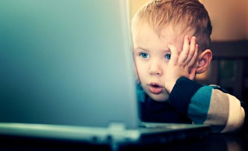 DANGERS OF SOCIAL MEDIAS FOR KIDS